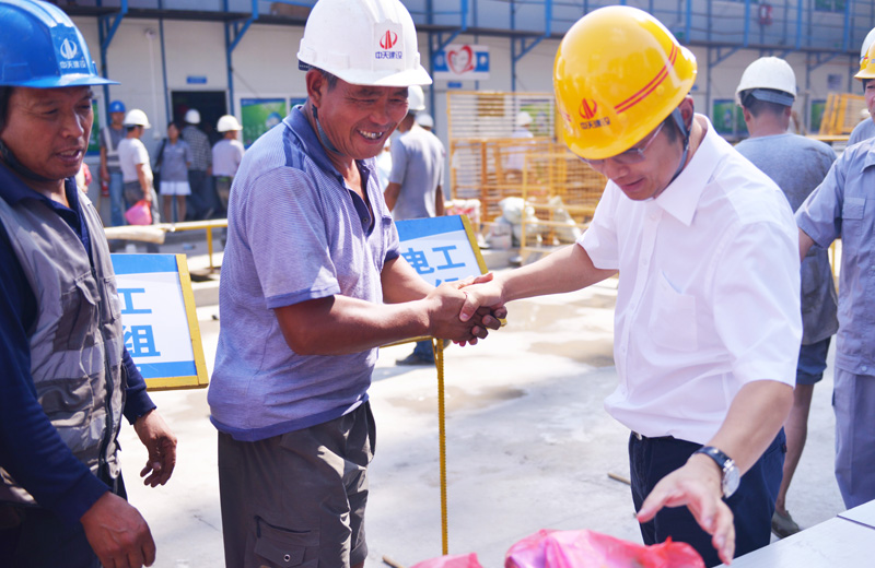 2019年7月24日，OD（中国）官方北京集团慰问现场一线工人。