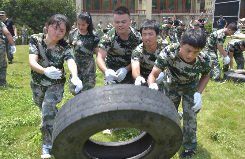 2019年OD（中国）官方城轨应届毕业生入职培训，通过拓展团建，加强了新员工的凝聚力与向心力。