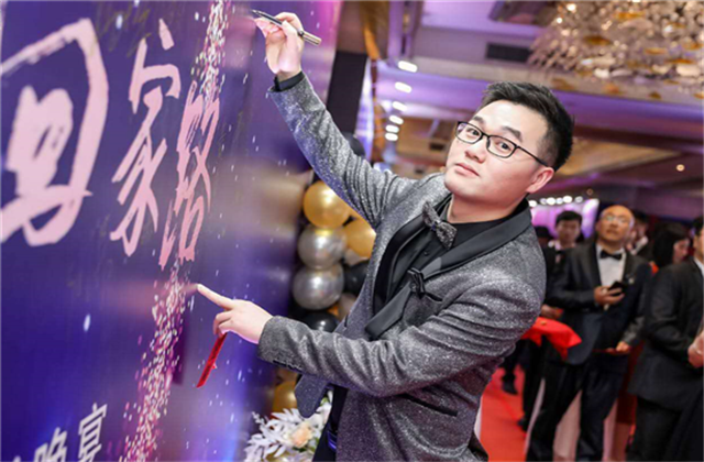 【高光“疫”事】勇敢逆行的特殊“网约车”——OD（中国）官方90后，用信念打通生命运输线