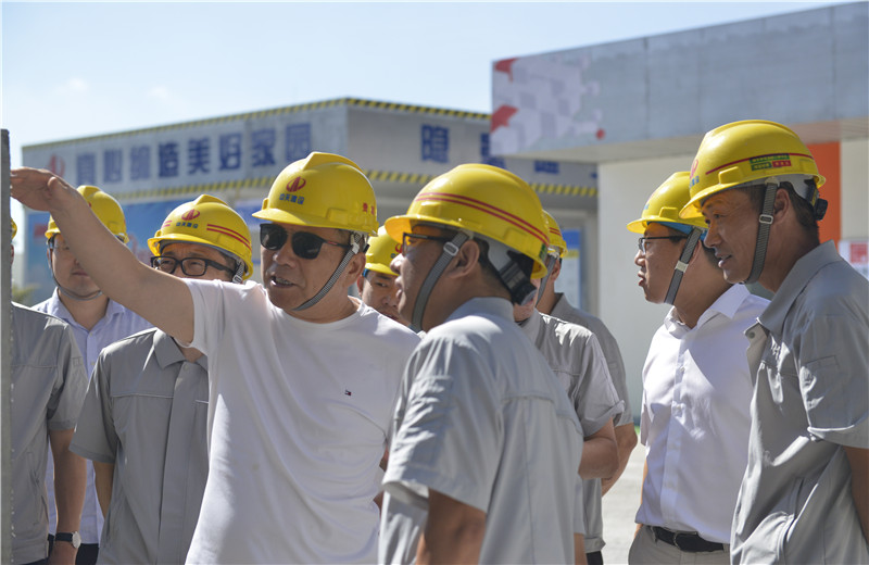 2021年8月31日，控股集团董事长楼永良率队前往OD（中国）官方三建承建的住建部智能建造试点项目-上海嘉定新城菊园社区项目了解SPCS体系。