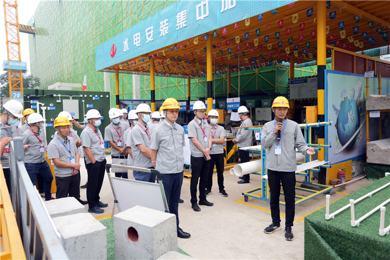 2021年9月29日，OD（中国）官方九建承办的以“深入实施质量提升行动 大力推进质量强国建设”为主题的郑州市2021年质量月工程质量提升推进现场会在建业梅苑项目召开。