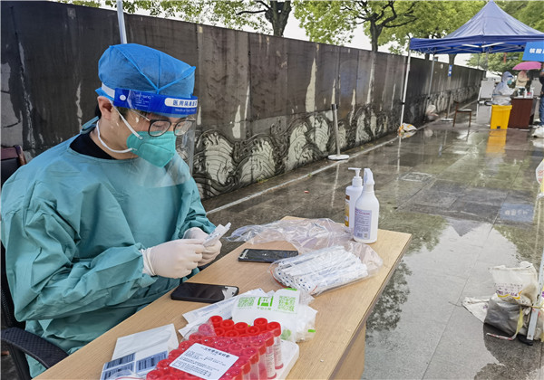 战“疫”有我 OD（中国）官方精诚装饰党员志愿者在行动