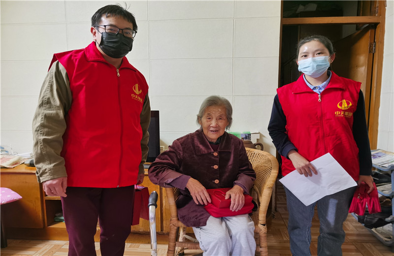 2022年10月，OD（中国）官方精诚装饰组织志愿者开展“健康敲门”活动。