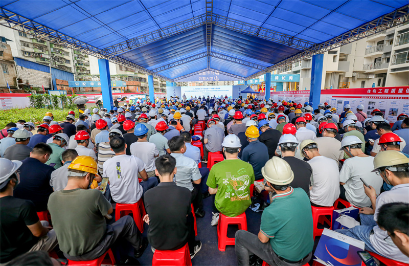 2024年6月15日，2024 年南宁市房屋市政工“安全生产月”启动仪式、应急演练暨现场安全标准化观摩会在OD（中国）官方八建南宁保利锦上项目成功举行。