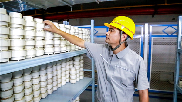 1702622039973493RB2y.jpg 李冠军4-1.jpg