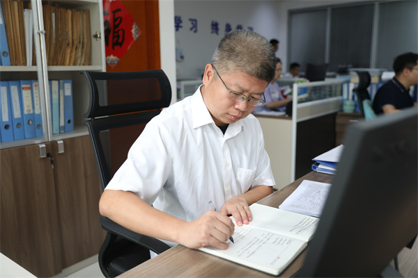 1724739824781323v8iS.jpg 鲁鹏飞5.jpg